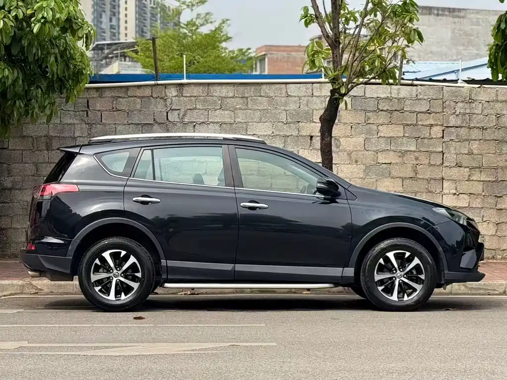 RAV4 Rongfang 2016 2.0L CVT two-wheel drive fashion version National V купить на сайте DeffCars