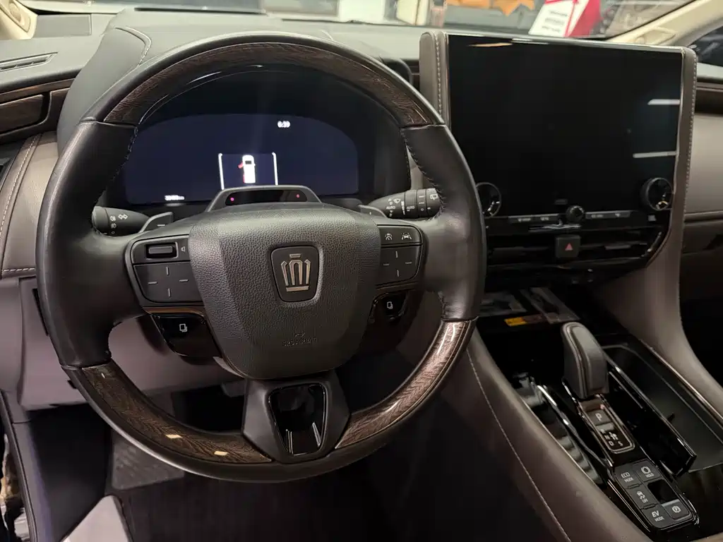 Wilfa 2024 Crown Dual Engine 2.5L Supreme Executive Edition купить на сайте DeffCars