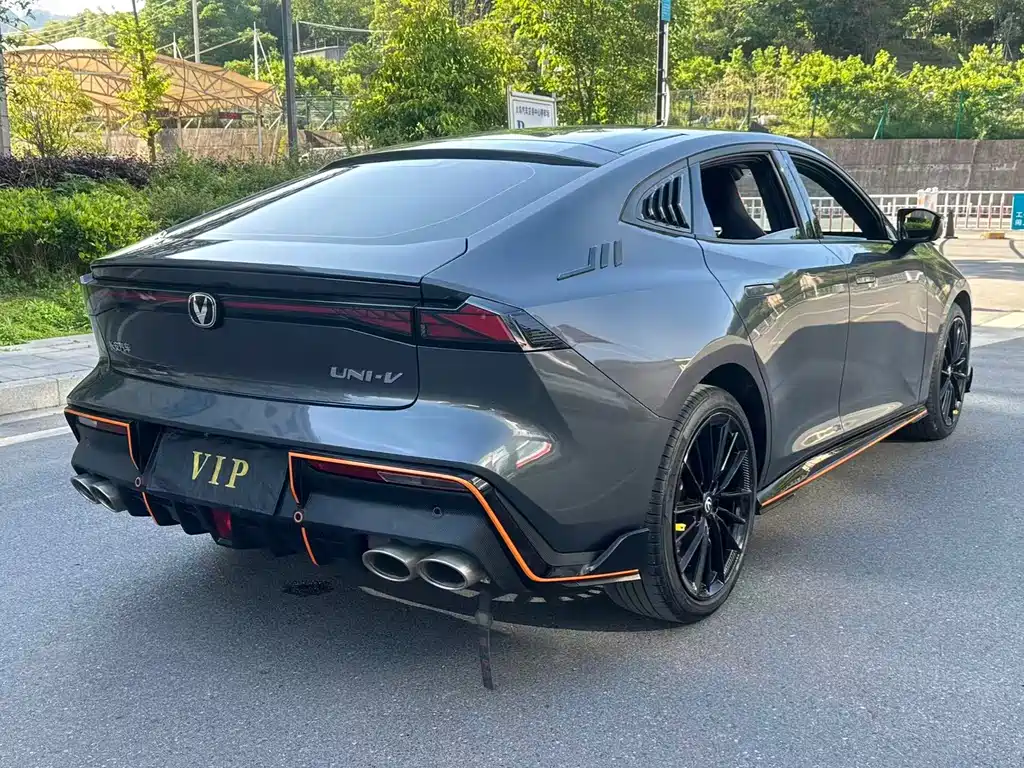 Changan UNI-V 2023 1.5T sports version купить на сайте DeffCars