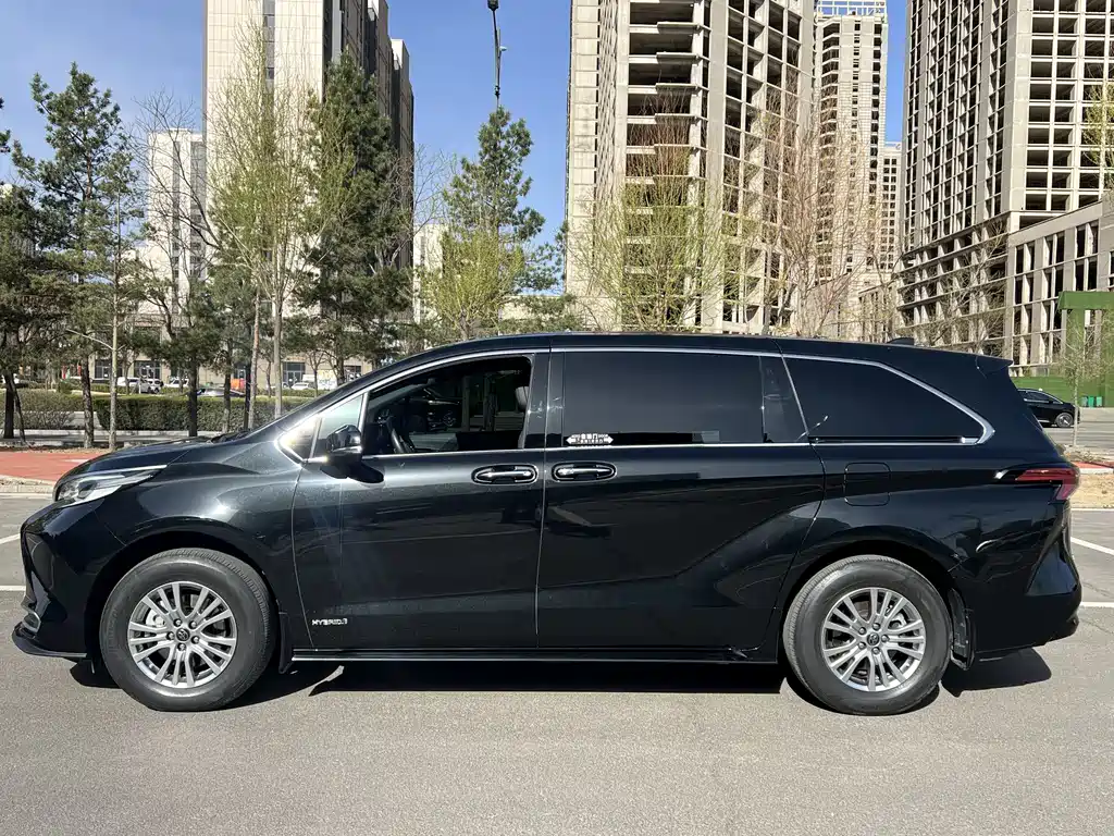 SIENNA 2021 2.5L Hybrid Premium Edition купить на сайте DeffCars