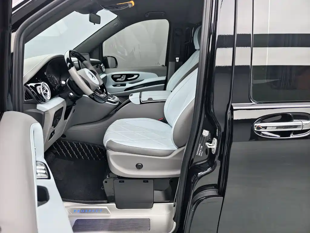 Vito 2023 2.0T Business Edition 7 seats купить на сайте DeffCars