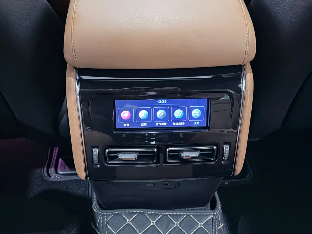 Aviator 2024 3.0T V6 four-wheel drive Presidential Edition six seats купить на сайте DeffCars
