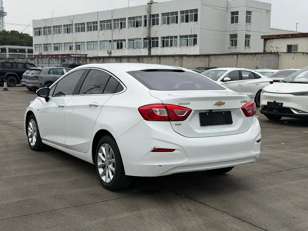 Cruze 2018 320 Automatic Pioneer Sunroof Edition купить на сайте DeffCars