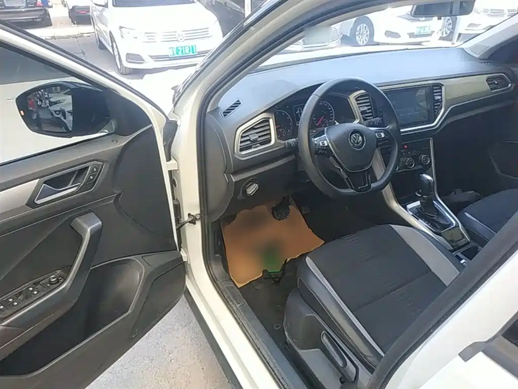T-ROC 2018 model 230TSI DSG two-wheel drive aggressive model National V купить на сайте DeffCars