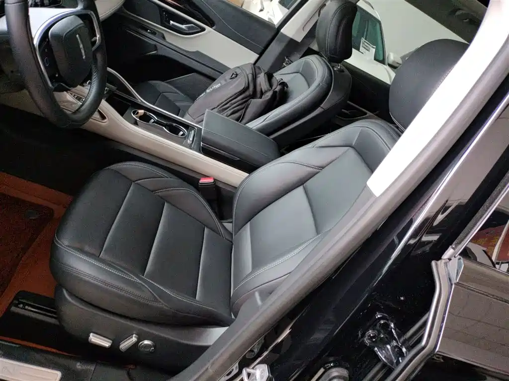 Voyager 2023 2.0T four-wheel drive exclusive edition купить на сайте DeffCars