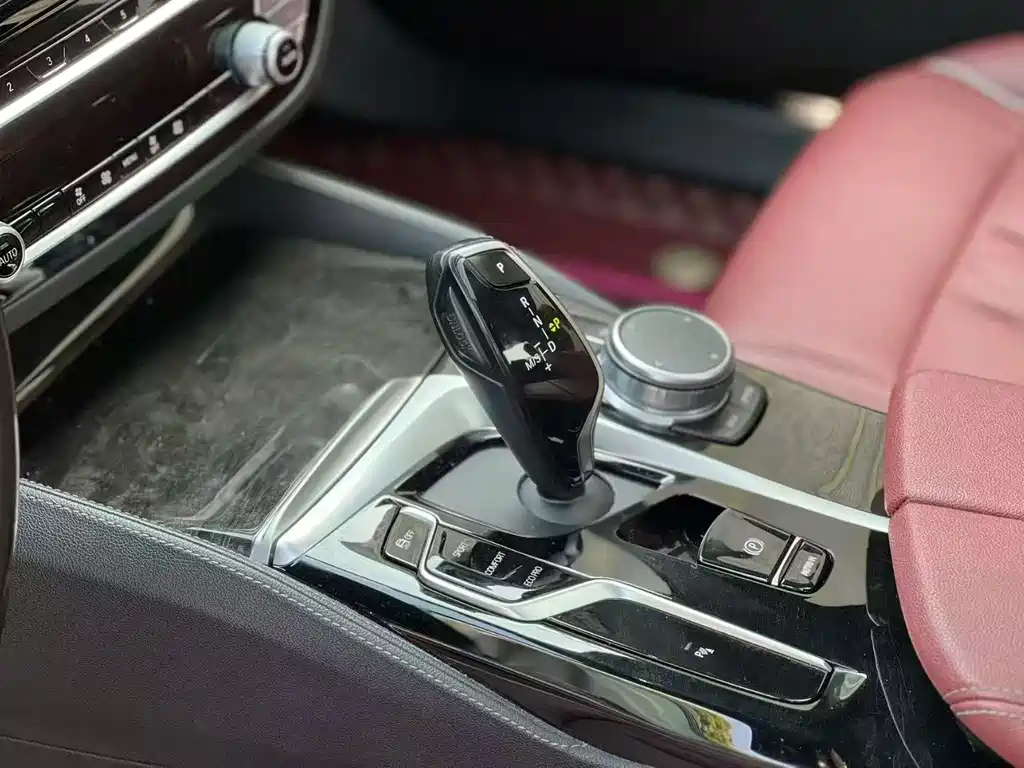 BMW 5 Series 2022 525Li M Sports Package купить на сайте DeffCars