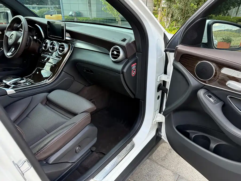 Mercedes-Benz GLC 2017 GLC 260 4MATIC luxury model купить на сайте DeffCars