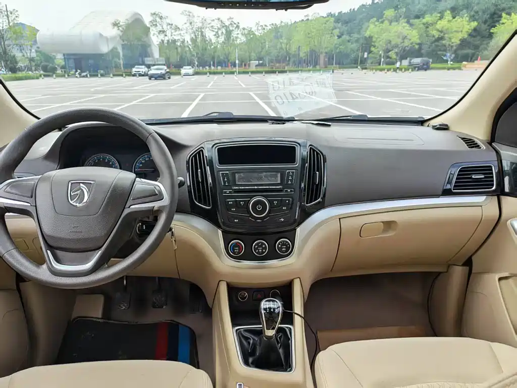 Baojun 730 2014 1.5L manual standard 7 seats купить на сайте DeffCars