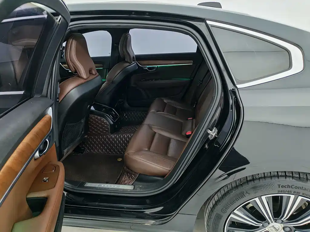 Volvo S90 2021 B5 Zhiyi Luxury Edition купить на сайте DeffCars