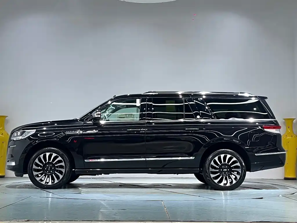 Navigator 2024 3.5T Long Axis Presidential Edition купить на сайте DeffCars
