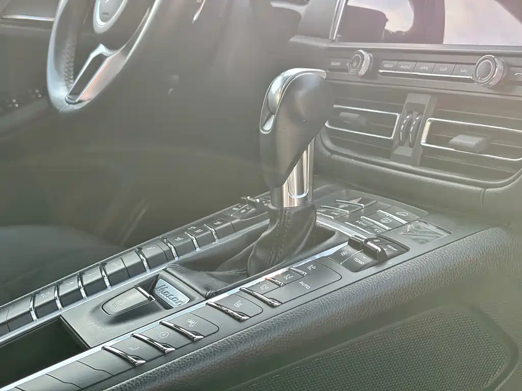 Macan 2018 Macan 2.0T купить на сайте DeffCars