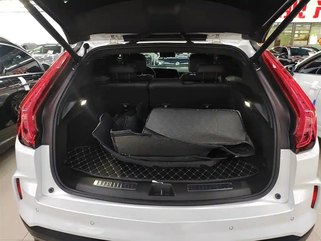 Cadillac XT4 2024 28T two-wheel drive premium model купить на сайте DeffCars