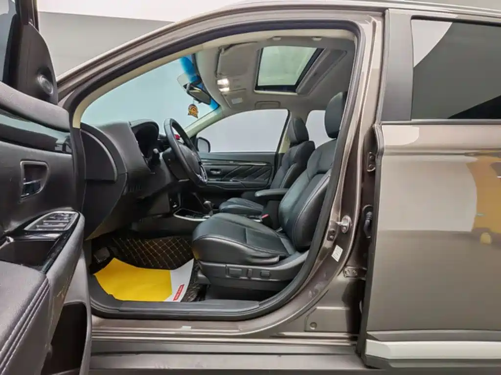 Outlander 2020 2.0L 2WD Enjoy Edition 5 seats купить на сайте DeffCars