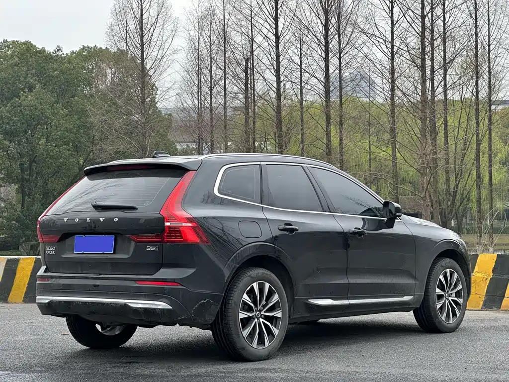 Volvo XC60 2025 B5 four-wheel drive Zhiyuan luxury version купить на сайте DeffCars