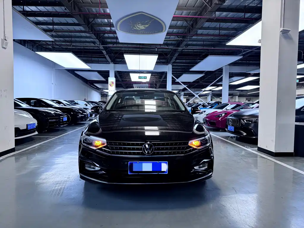 Magotan 2023 2 million commemorative edition 330TSI DSG leading model купить на сайте DeffCars