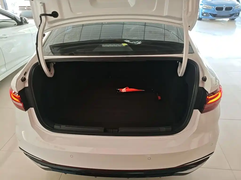 Lavida 2024 1.5L Automatic Starry Sky Five Million Edition купить на сайте DeffCars