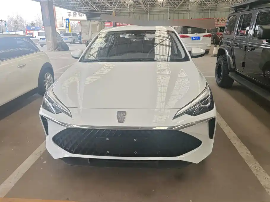 Roewe i5 2023 1.5L Manual Comfort Edition купить на сайте DeffCars