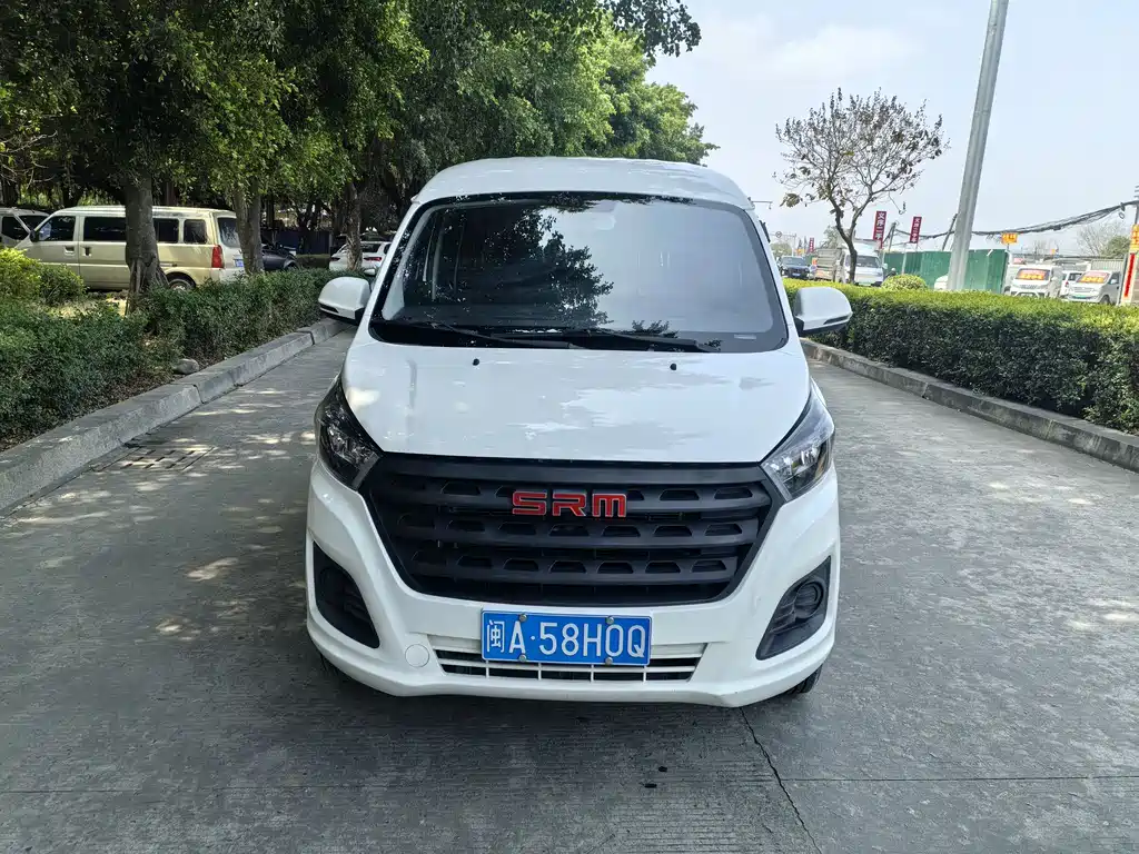 Golden Hiace M Classic 2024 1.5L engineering lion bus 5 seats купить на сайте DeffCars