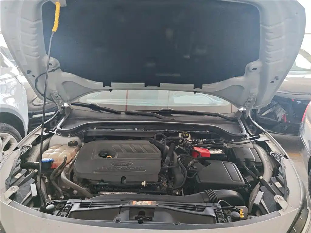 Focus 2022 Sedan EcoBoost 180 Automatic ST Line купить на сайте DeffCars