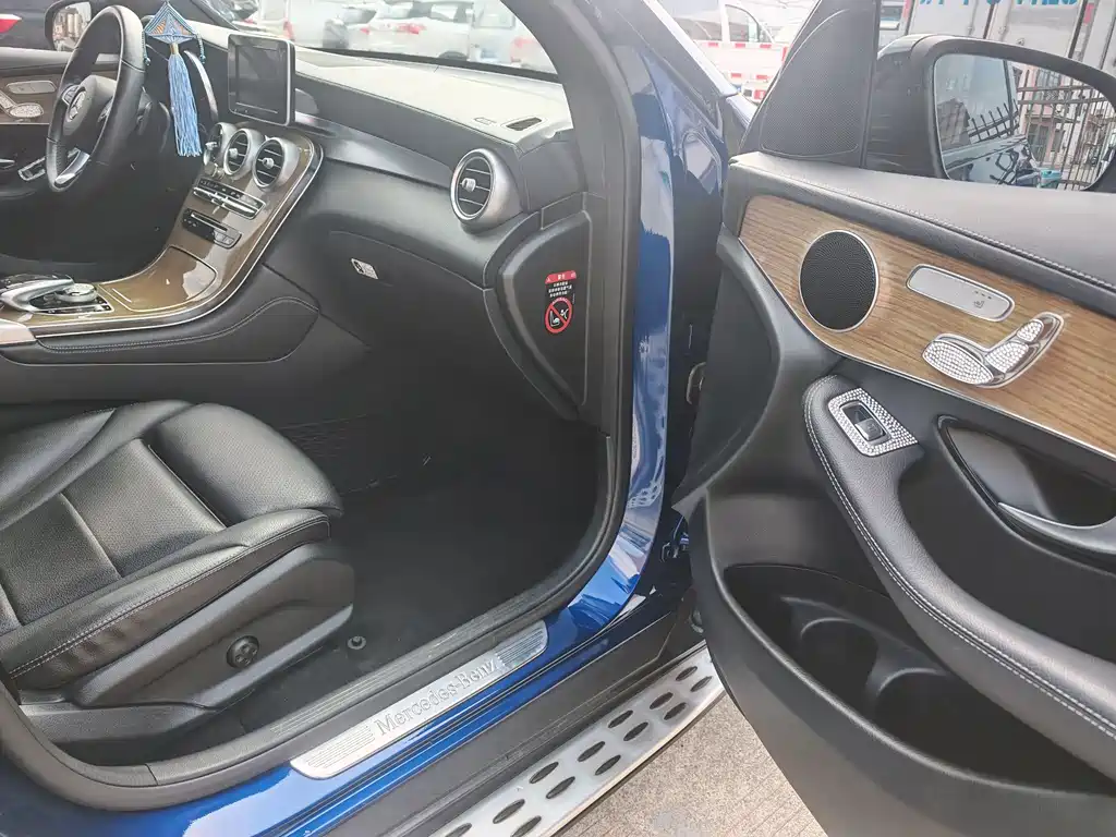 Mercedes-Benz GLC Coupe 2019 GLC 260 4MATIC Coupe SUV купить на сайте DeffCars