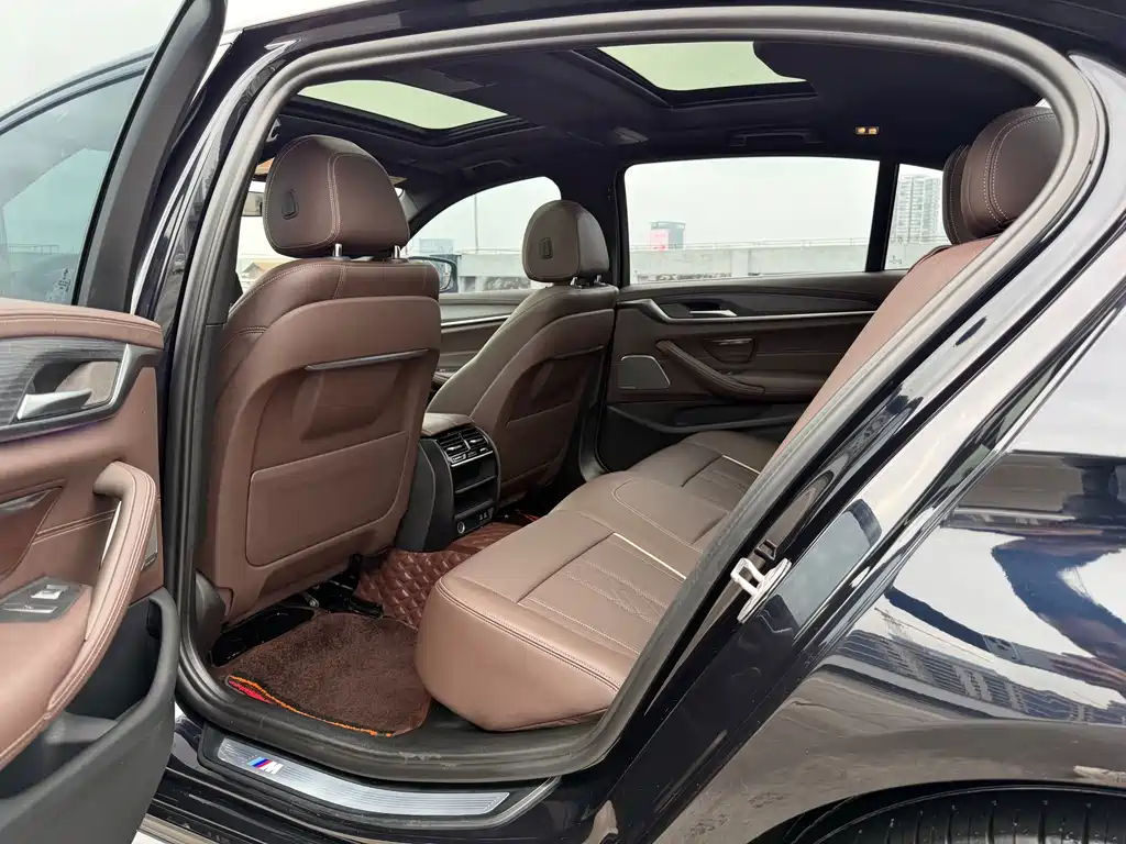 BMW 5 Series 2021 530Li Leading M Sports Package купить на сайте DeffCars