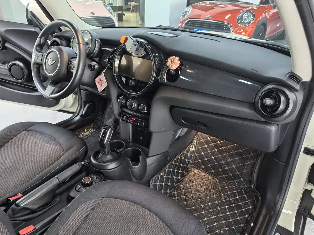 MINI 2022 facelift 1.5T ONE купить на сайте DeffCars