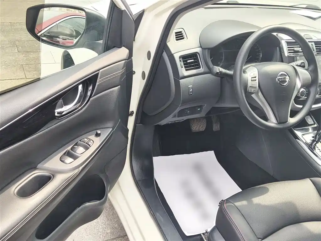 Tiida 2016 1.6L CVT cool version купить на сайте DeffCars