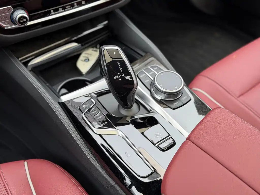 BMW 5 Series 2022 525Li M Sports Package купить на сайте DeffCars