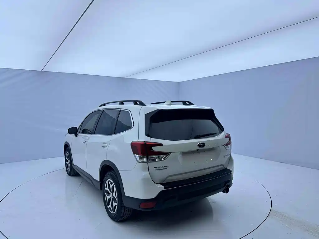 Forester 2022 2.0i AWD Deluxe Edition EyeSight купить на сайте DeffCars