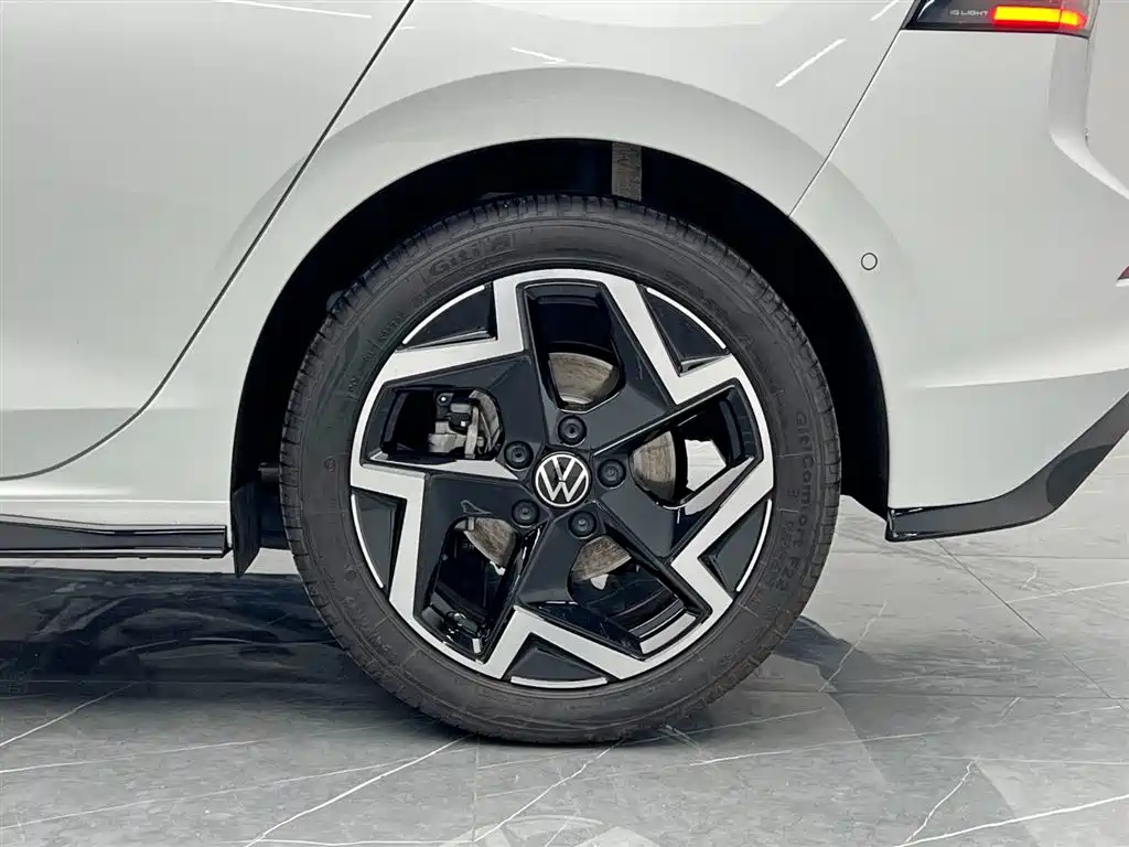 Golf 2025 300TSI R-Line купить на сайте DeffCars