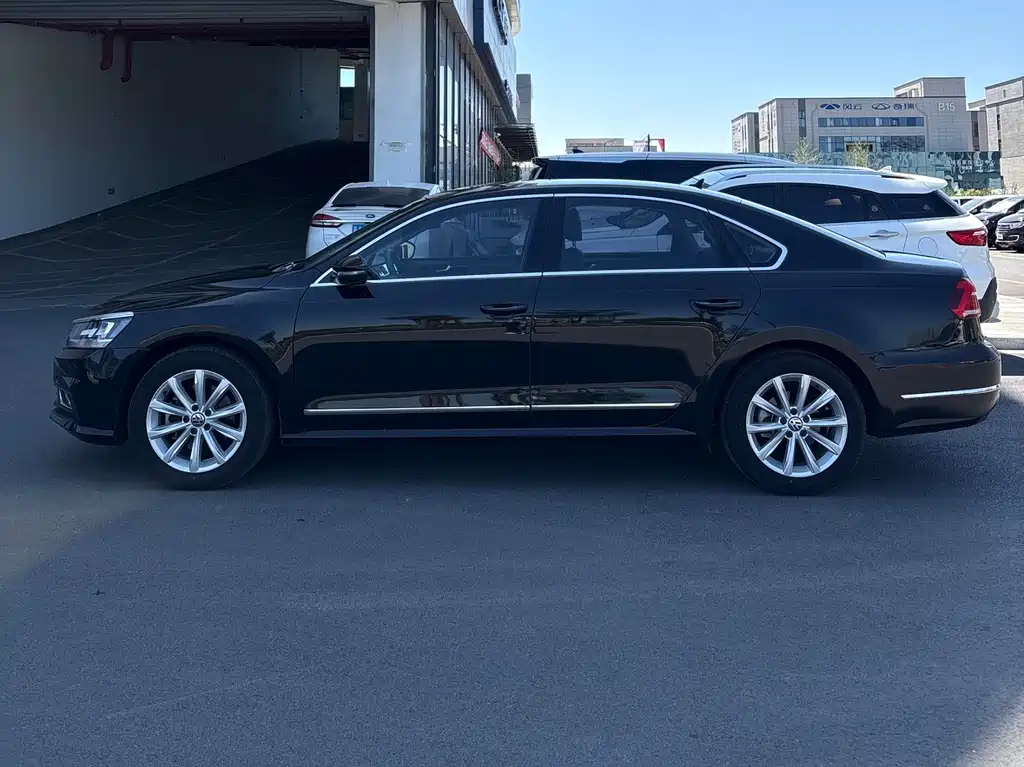 Passat 2017 330TSI DSG Premium Edition купить на сайте DeffCars