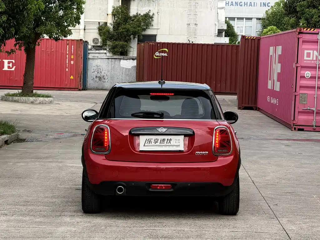 Mini 2020 1.5T Cooper Classic Pie Five Door Edition купить на сайте DeffCars