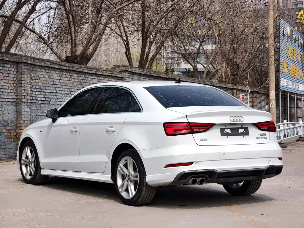 Audi A3 2019 Limousine 35 TFSI Fashion Type National V купить на сайте DeffCars