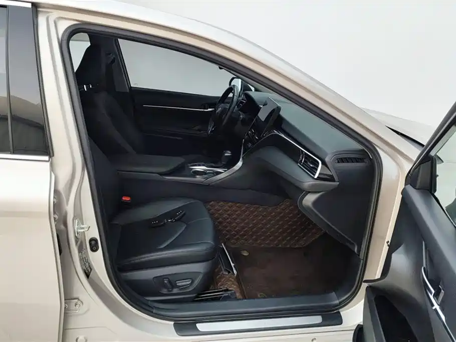 Camry 2021 2.5G Deluxe Edition купить на сайте DeffCars