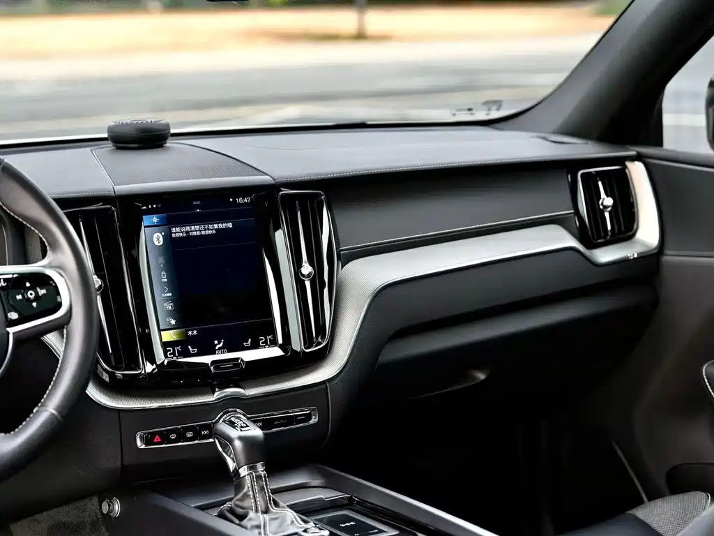 Volvo XC60 2021 T5 four-wheel drive Zhiyuan Sport Edition купить на сайте DeffCars