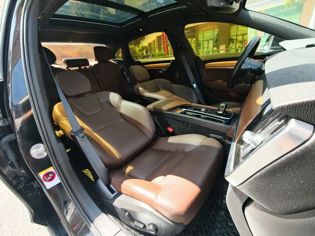 Volvo S90 2023 B5 Zhiyi Luxury Edition купить на сайте DeffCars