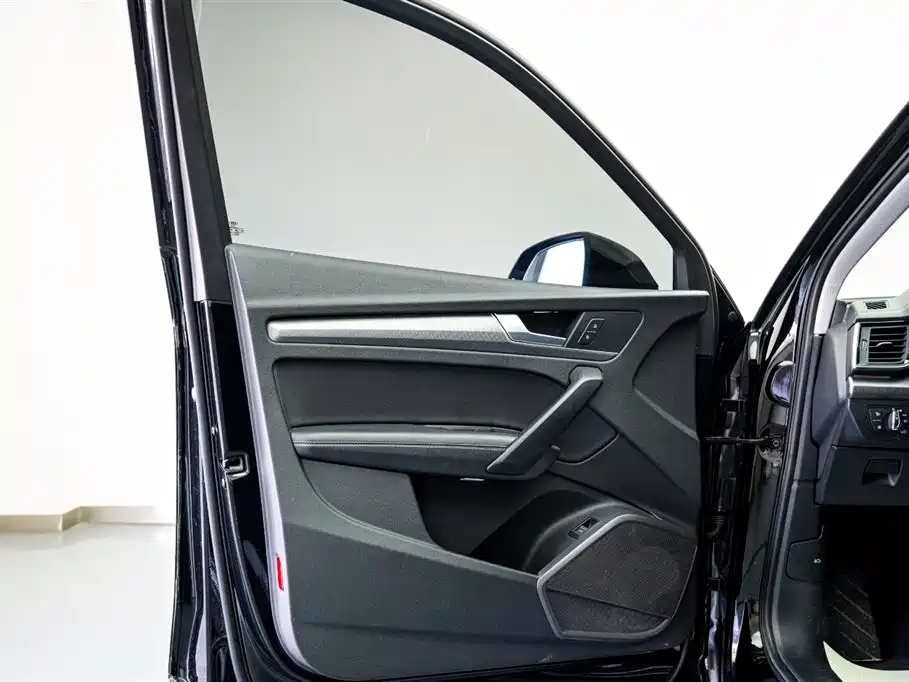 Audi Q5L 2022 40T luxury and dynamic model купить на сайте DeffCars