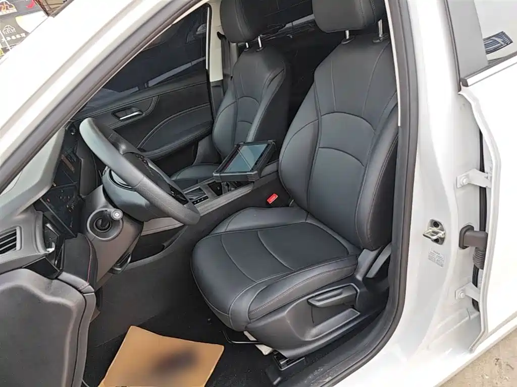 Roewe i5 2023 1.5L CVT Deluxe Edition купить на сайте DeffCars