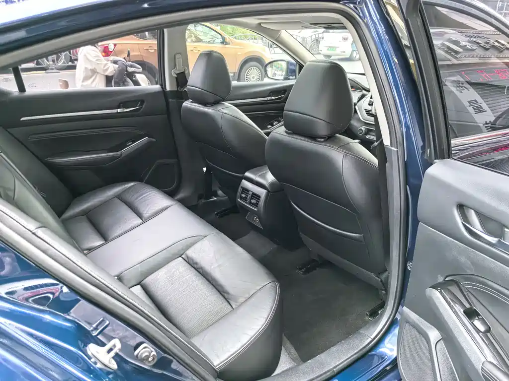 Teana 2019 2.0L XL Upper Smart Travel Edition купить на сайте DeffCars
