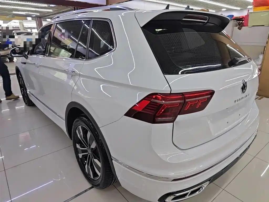 Tiguan L 2023 330TSI automatic two-wheel drive R-Line version купить на сайте DeffCars