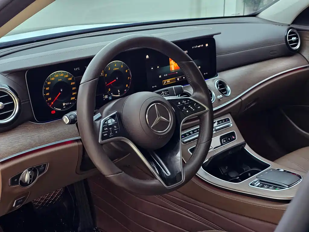 Mercedes-Benz E-Class 2023 E 300 L Luxury Model купить на сайте DeffCars