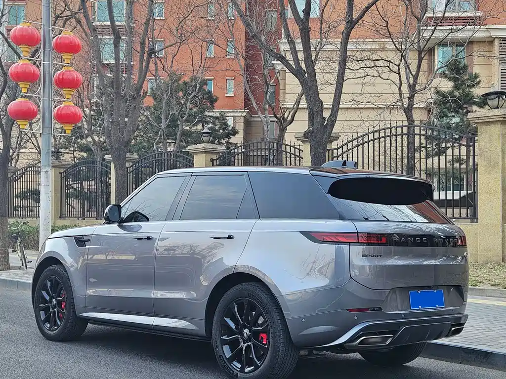 Range Rover Sport 2023 400PS Dynamic SE купить на сайте DeffCars