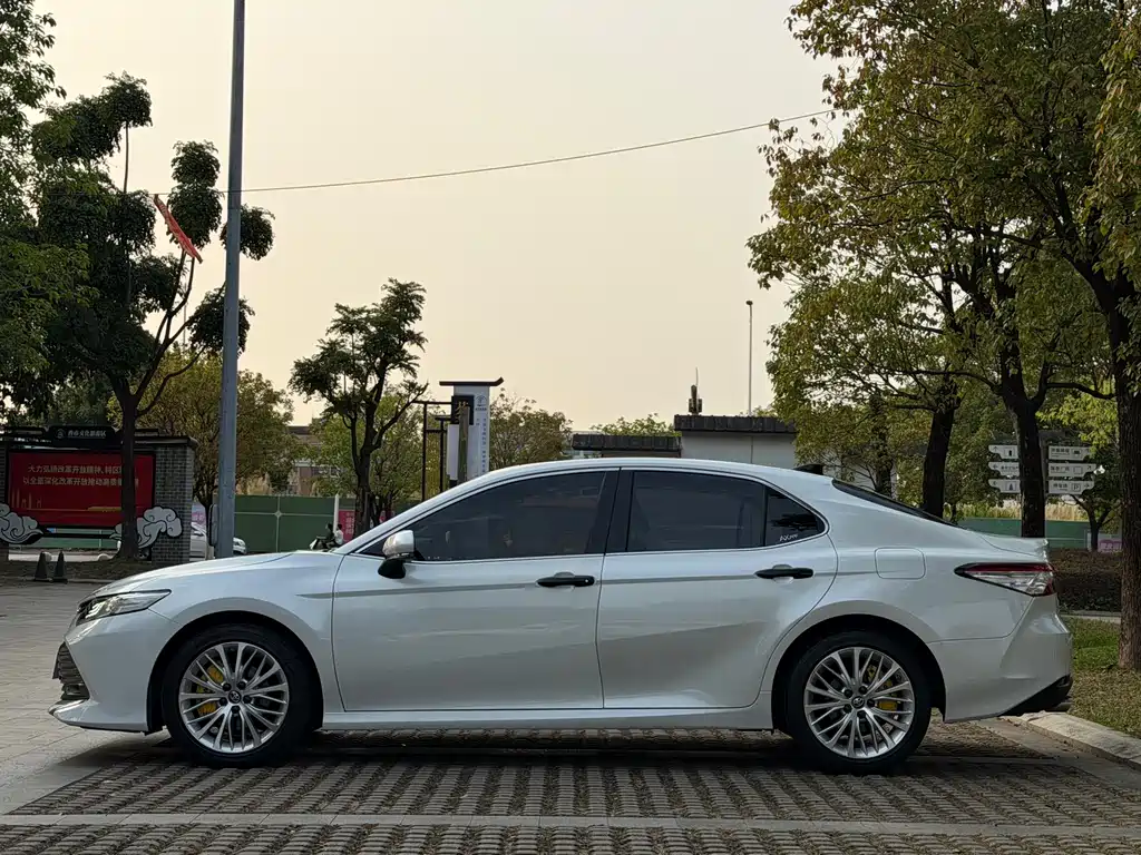 Camry 2019 2.5G Deluxe Edition National V купить на сайте DeffCars