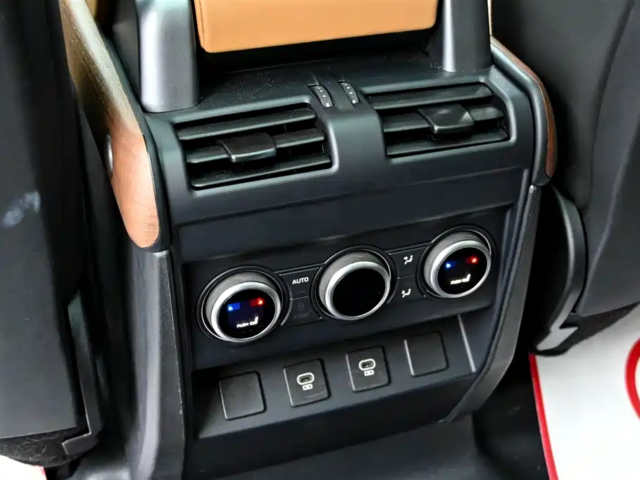 Land Rover Defender 2024 110 3.0T P400 X-DYNAMIC HSE купить на сайте DeffCars