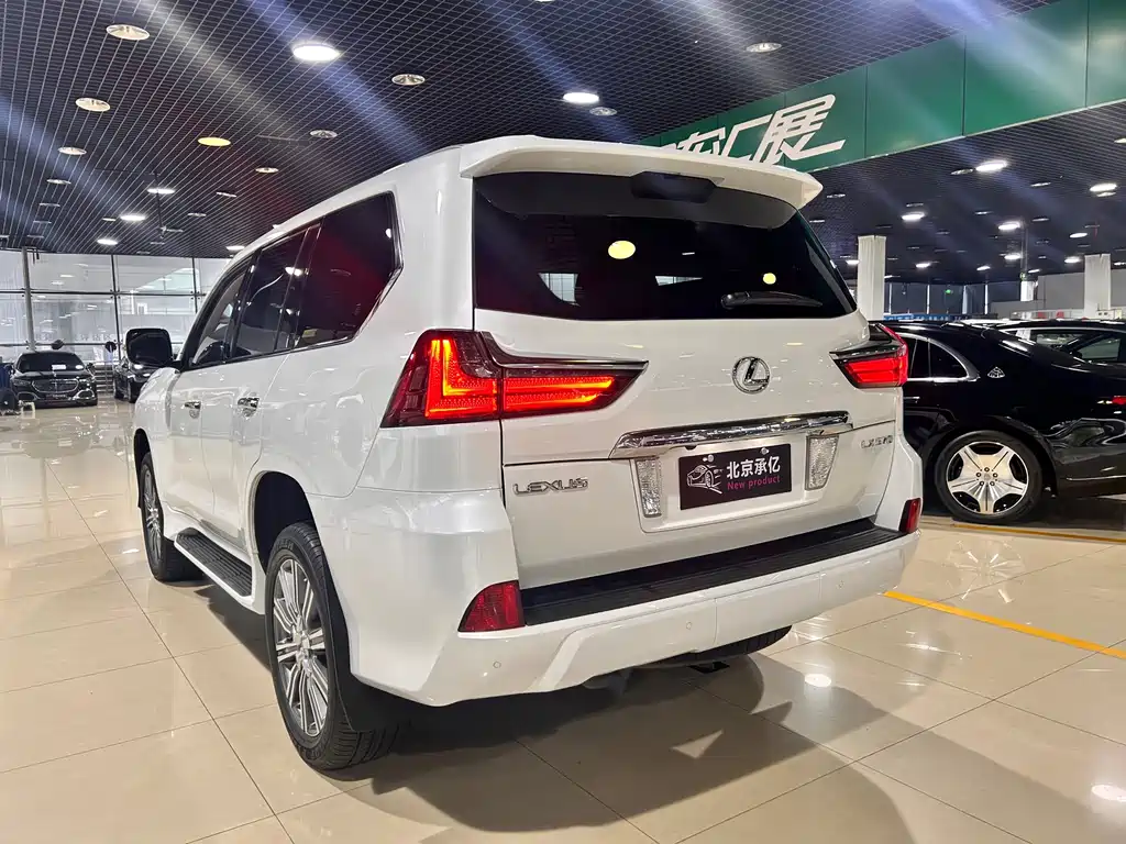 Lexus LX 2017 570 Premium Deluxe Edition купить на сайте DeffCars
