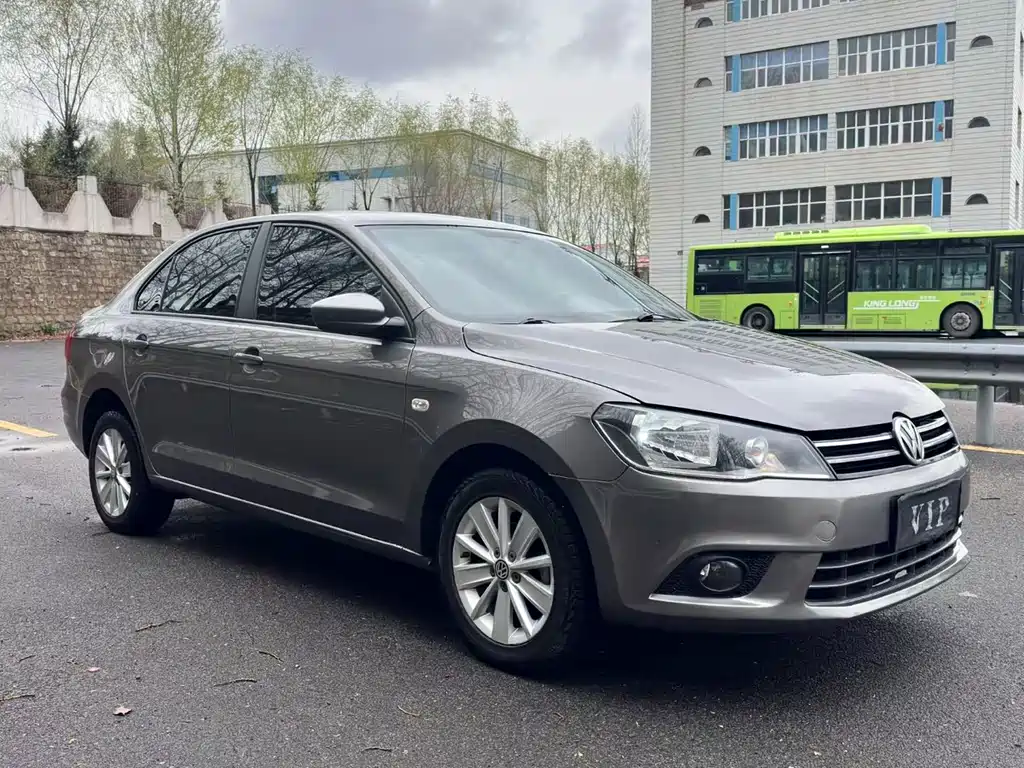 Jetta 2013 1.6L manual fashion model купить на сайте DeffCars