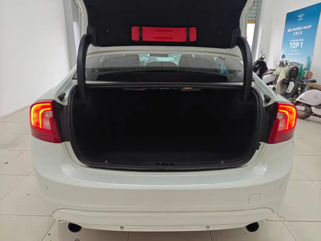 Volvo S60 2019 S60L T3 Smart Edition купить на сайте DeffCars