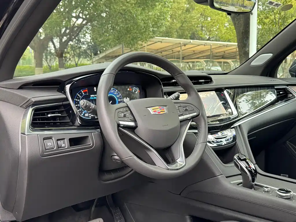 Cadillac XT6 2025 2.0T six-seat four-wheel drive luxury executive classic version купить на сайте DeffCars