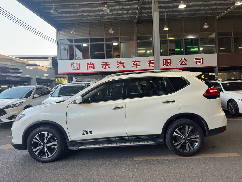X-Trail 2017 2.5L CVT Deluxe Edition 4WD купить на сайте DeffCars
