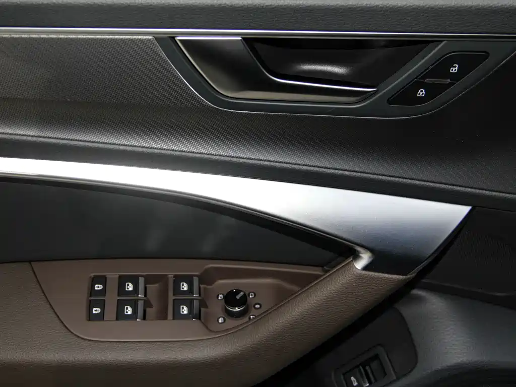 Audi A7L 2024 45TFSI S-line Dream Building Liquid Crystal Package купить на сайте DeffCars
